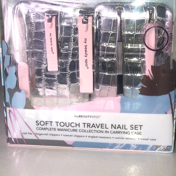2/$20 Travel Manicure Set with Carrying Case - Picture 2 of 3